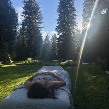 JAM Restorative Therapy - Outdoor Mobile Massage offered for private Retreats - Massage Therapy Near Me - Redding, California