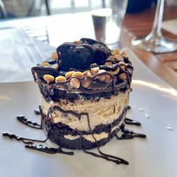 Pellicano Vineyard Hamburg Winery - Chocolate peanut butter cake