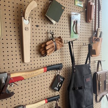 El Sereno Mercantile - Tools - Women's Clothing Near Me - Idyllwild-Pine Cove, California