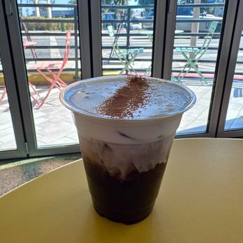 Couplet Coffee - Iced Cafe De Olla Americano w Vanilla cream top - Coffee & Tea Near Me - West Hollywood, California Couplet Coffee - Iced Cafe De Olla Americano w Vanilla cream top - Coffee & Tea Near Me - West Hollywood, California