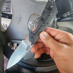 Perry's Knife and Tactical - Clone knife sold to me. Says she thought it was a clone before selling it to me. Scammer alert.