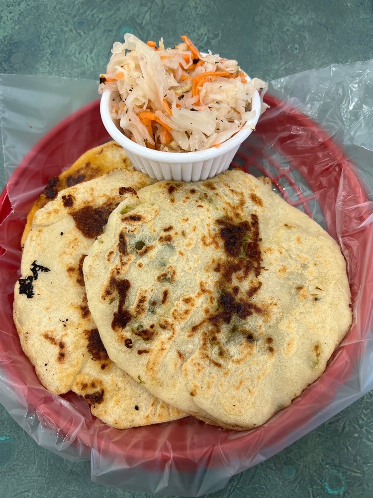 Doña Maria's Pupuseria Logo