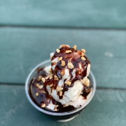 Pine Cone - Peanut butter ice cream with nuts, hot chocolate and brownie