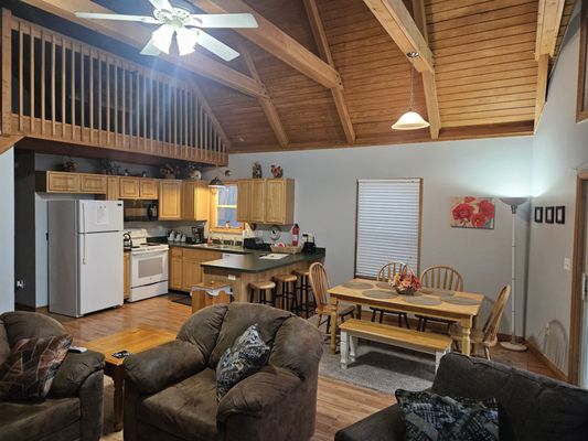 Voytek's Home & Lawn Maintenance Logo