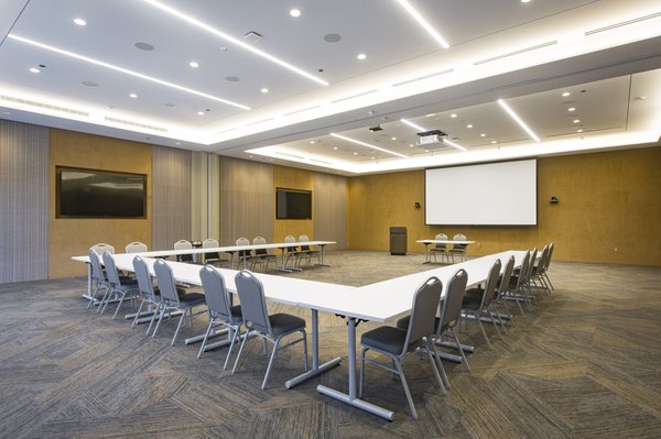 150 North Riverside by null