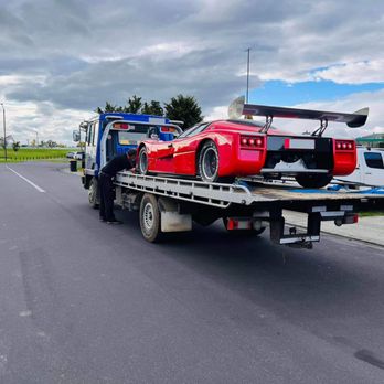 1. Uni Hitch & Hauling Services