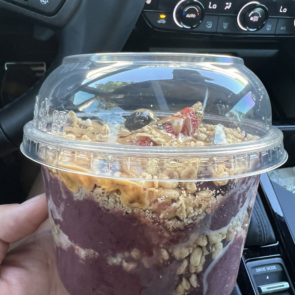 Acai bowl w/ hemp granola, blueberries, strawberries, peanut butter, chia seeds Acai bowl w/ hemp granola, blueberries, strawberries, peanut butter, chia seeds