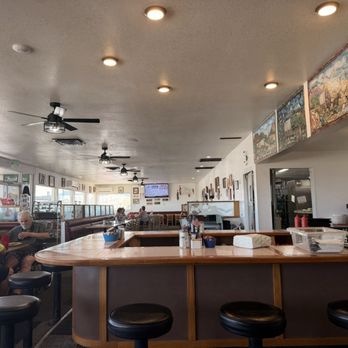 Mountain Quail Cafe - Inside the cafe - American Near Me - Quartzsite, Arizona