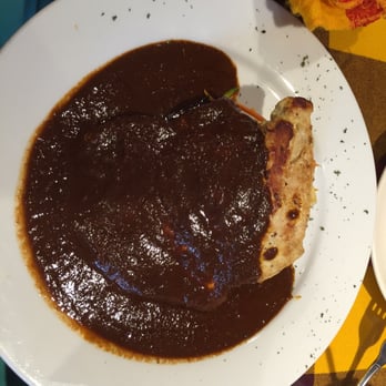 Restaurant Mole Del Rey - Oaxacan mole con pollo - Mexican Near Me - Bell, California Restaurant Mole Del Rey - Oaxacan mole con pollo - Mexican Near Me - Bell, California