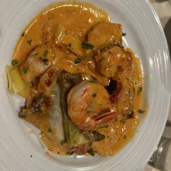 Cafe Fiore - Chicken and shrimp in pink vodka sauce - Italian Near Me - Branford, Connecticut
