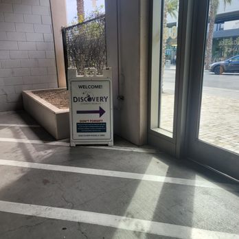 Discovery Children's Museum - Direction sign. Don't forget parking ticket - Venues & Event Spaces Near Me - Las Vegas, Nevada