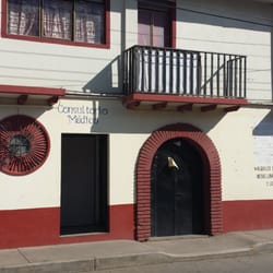 Dr. Amado Domínguez López - Fachada