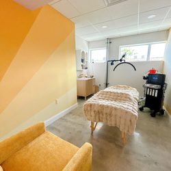 Feel the Heal - Facial room