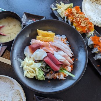 Sakana - Chirashi Donburi - Sushi Bars Near Me - Cambridge, Massachusetts