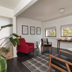 Silver Lake Psychology - A room in one of our Silver Lake, Los Angeles locations - 2301 Hyperion Ave Suite A 90027