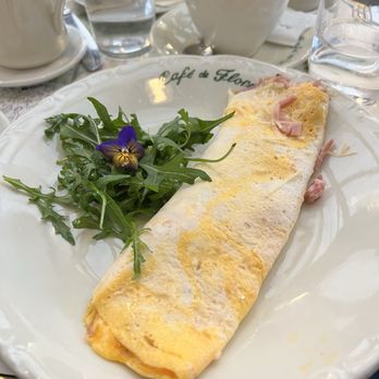 Café de Flore - Cafes Near Me - Paris, 75 Café de Flore - Cafes Near Me - Paris, 75