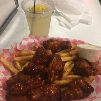 Stinkin Crawfish - Cajun/Creole Near Me - Downey, California Stinkin Crawfish - Cajun/Creole Near Me - Downey, California