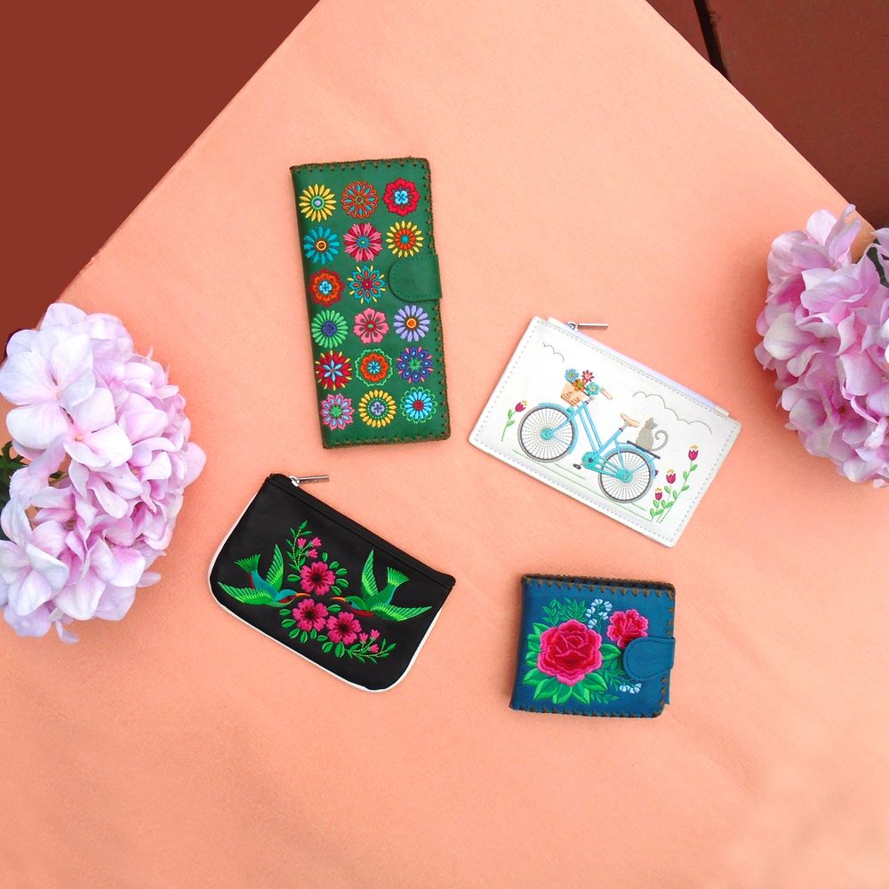 LAVISHY Boutique - Gift Shops Near Me - Toronto, Ontario