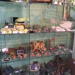 Great selection of Tumbled rocks / minersals. Ok to feel- great for kids to explore and helpful salespeople Great selection of Tumbled rocks / minersals. Ok to feel- great for kids to explore and helpful salespeople