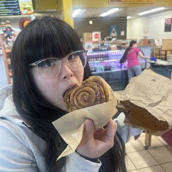 Great Harvest Bread - Anchorage - Cinnamon bun - Bakeries Near Me - Anchorage, Alaska