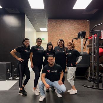 Bricks Coaching - Coach Erick and 6AM group class - Nutritionists Near Me - Gilroy, California