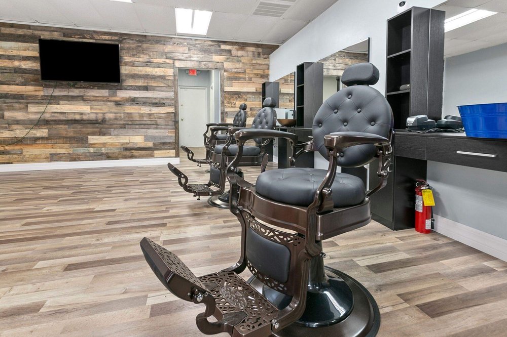 Stafford's Fades And Shaves Logo