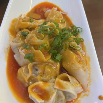 Din Soup Dumplings - H8. Pork and Veg. Wontons in Spicy Peanut Sauce - Dim Sum Near Me - Brooklyn, New York