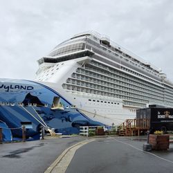 Sitka Sound Cruise Terminal - Norwegian Bliss