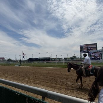 Churchill Downs - Horse Racing Near Me - Louisville, Kentucky