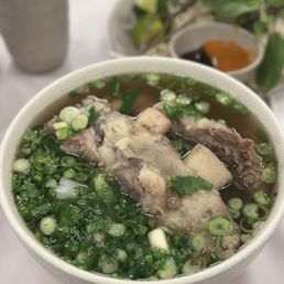 P8. 1lb Short Rib Pho (Phở Sườn Bò)