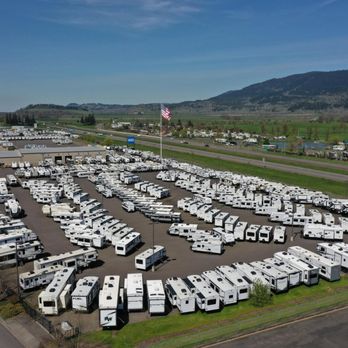 Camping World - Coburg - RV Dealers Near Me - Coburg, Oregon