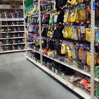 Menards - Gloves - Hardware Stores Near Me - Saint Ann, Missouri