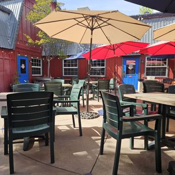 Heroes Wood-Fired Pizza - American Near Me - Santa Ysabel, California