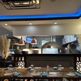 Inside/glimpse of kitchen Inside/glimpse of kitchen