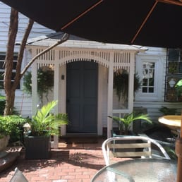 This is the cottage we stayed in and it's the cutest thing ever!!!!!!!!!