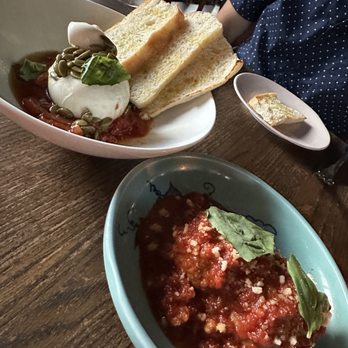 Parcheggio - Italian Near Me - Toronto, Ontario