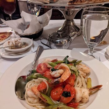 Via Garibaldi - Spaghetti, with shrimp, asparagus and grape tomatoes. Comes with salad. - Italian Near Me - White Plains, New York Via Garibaldi - Spaghetti, with shrimp, asparagus and grape tomatoes. Comes with salad. - Italian Near Me - White Plains, New York