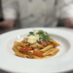 La Bella Pizza Trattoria Italiana - Penne Pomodoro