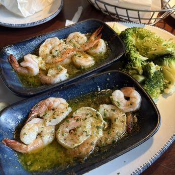 Red Lobster - Garlic Shrimp Scampi and Seasoned Broccoli - Seafood Near Me - Brooklyn, New York Red Lobster - Garlic Shrimp Scampi and Seasoned Broccoli - Seafood Near Me - Brooklyn, New York