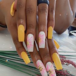 J& J Nails