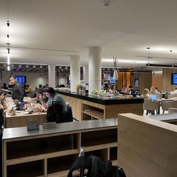 Vip Lounge Guadalajara - One of sitting area and hot meals service station