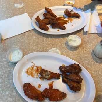 Beach pizza - Large Buffalo and BBQ Wings - Pizza Near Me - Manhattan Beach, California Beach pizza - Large Buffalo and BBQ Wings - Pizza Near Me - Manhattan Beach, California