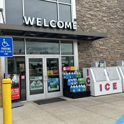 Flying J Travel Center - Flying J travel center