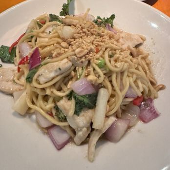 Big Bowl - Red Thai Hot Pepper Chicken - Chinese Near Me - Minnetonka, Minnesota