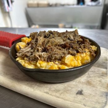 Green River BBQ - Pulled Pork Mac n Cheese. - Barbeque Near Me - Saluda, North Carolina Green River BBQ - Pulled Pork Mac n Cheese. - Barbeque Near Me - Saluda, North Carolina