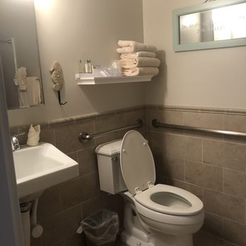 Cliffside Resort Condominiums - Handicap bathroom - Condominiums Near Me - Greenport, New York Cliffside Resort Condominiums - Handicap bathroom - Condominiums Near Me - Greenport, New York