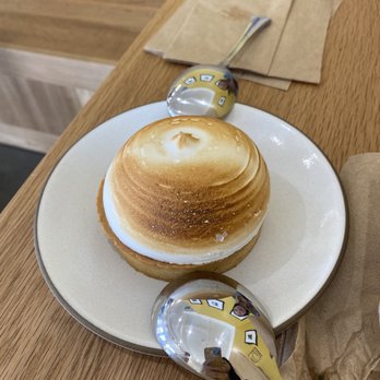 Bree'osh - Montecito - Seasonal Lemon Meringue Tart - Coffee & Tea Near Me - Santa Barbara, California