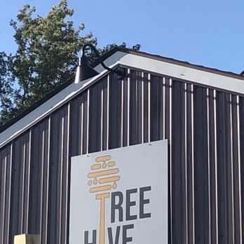 Treehive - Wine Tasting Room Near Me - Brocton, Illinois