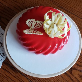 Silky Cakes Seattle - As beautiful as this is, it tastes even better! - Custom Cakes Near Me - Renton, Washington Silky Cakes Seattle - As beautiful as this is, it tastes even better! - Custom Cakes Near Me - Renton, Washington