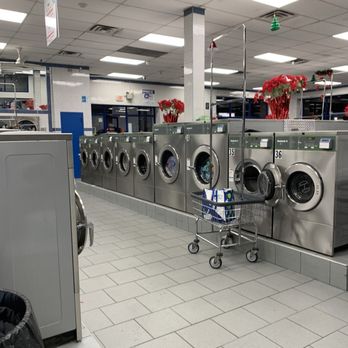 Lavanderia Express - Inside - Laundromat Near Me - Richmond Hill, New York Lavanderia Express - Inside - Laundromat Near Me - Richmond Hill, New York